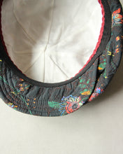 Load image into Gallery viewer, N-1749 / Licorice Hunting