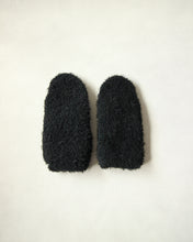 Load image into Gallery viewer, N-1538 / Amaryllis Mitten