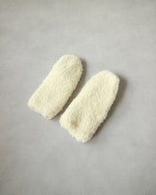 Load image into Gallery viewer, N-1538 / Amaryllis Mitten