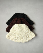 Load image into Gallery viewer, N-1550 / Cockscomb Hat