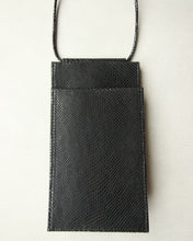 画像をギャラリービューアに読み込む, 【StitchandSew】Lizard Smartphone Bag