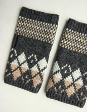 Load image into Gallery viewer, N-1337 / Parry Arm Warmer
