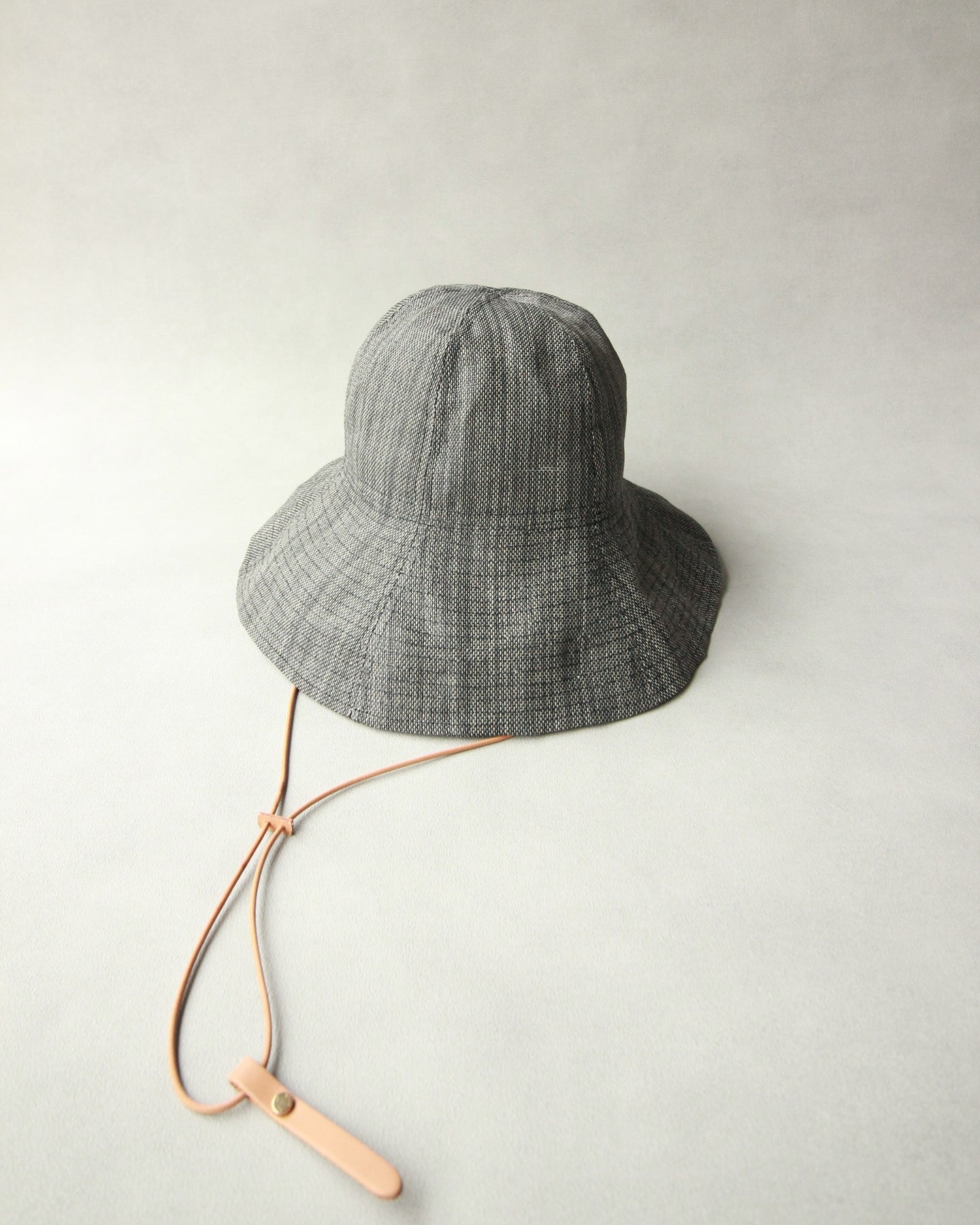 N-1426 / Poir Orchid Hat