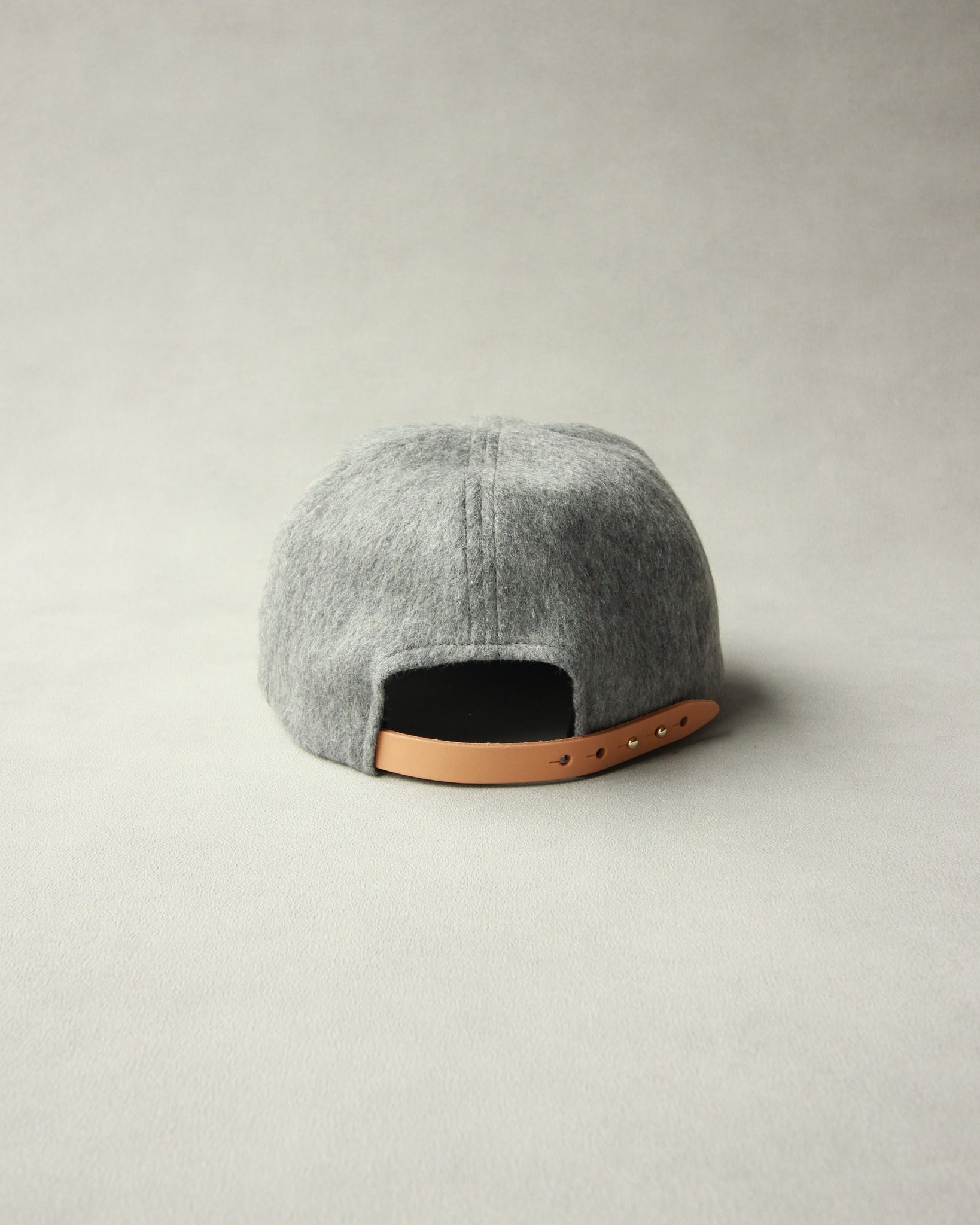 N-812 / Shaggy Solid Cap – Nine Tailor