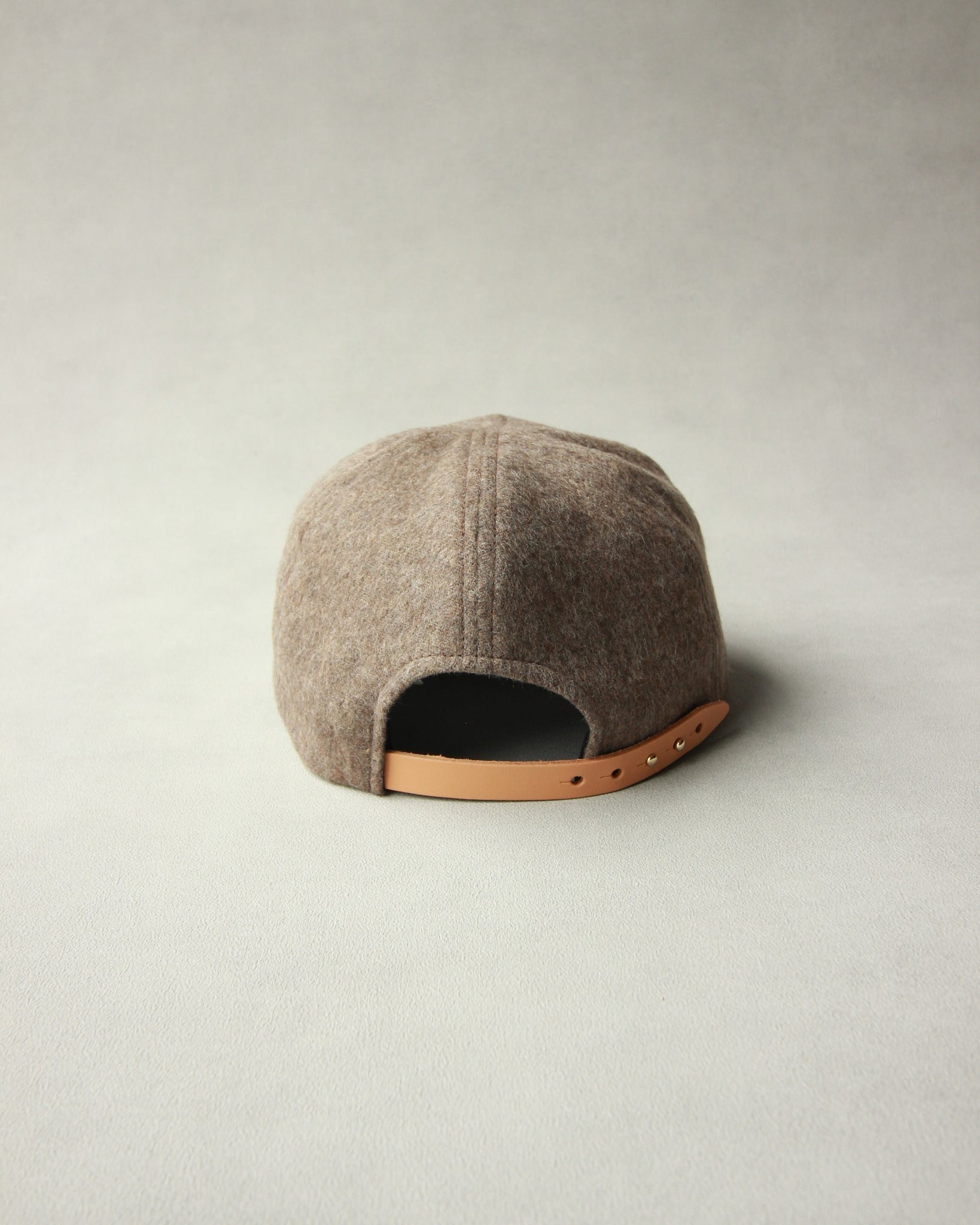 N-812 / Shaggy Solid Cap – Nine Tailor