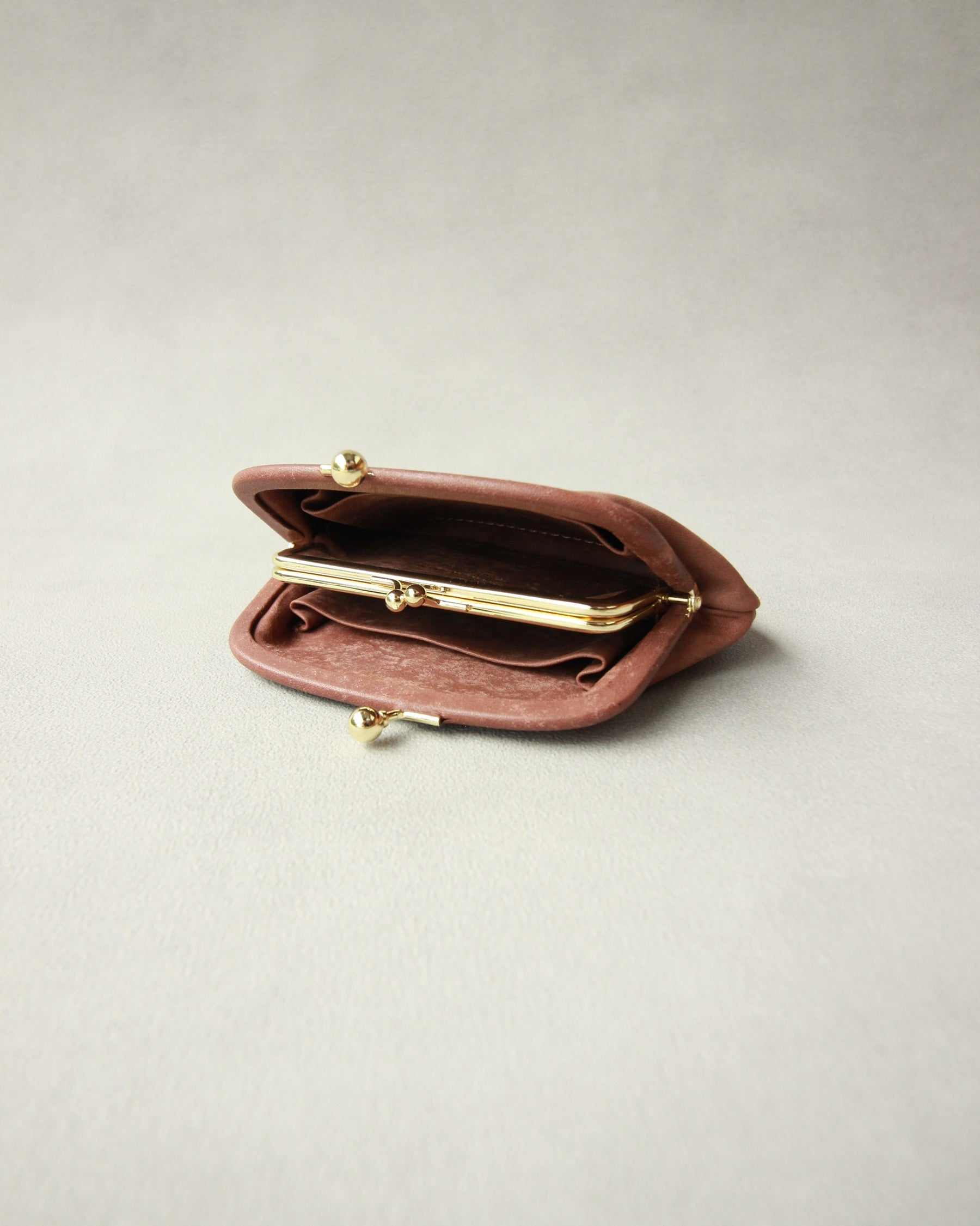 StitchandSew】がま口(小)(バケッタレザー) – Nine Tailor