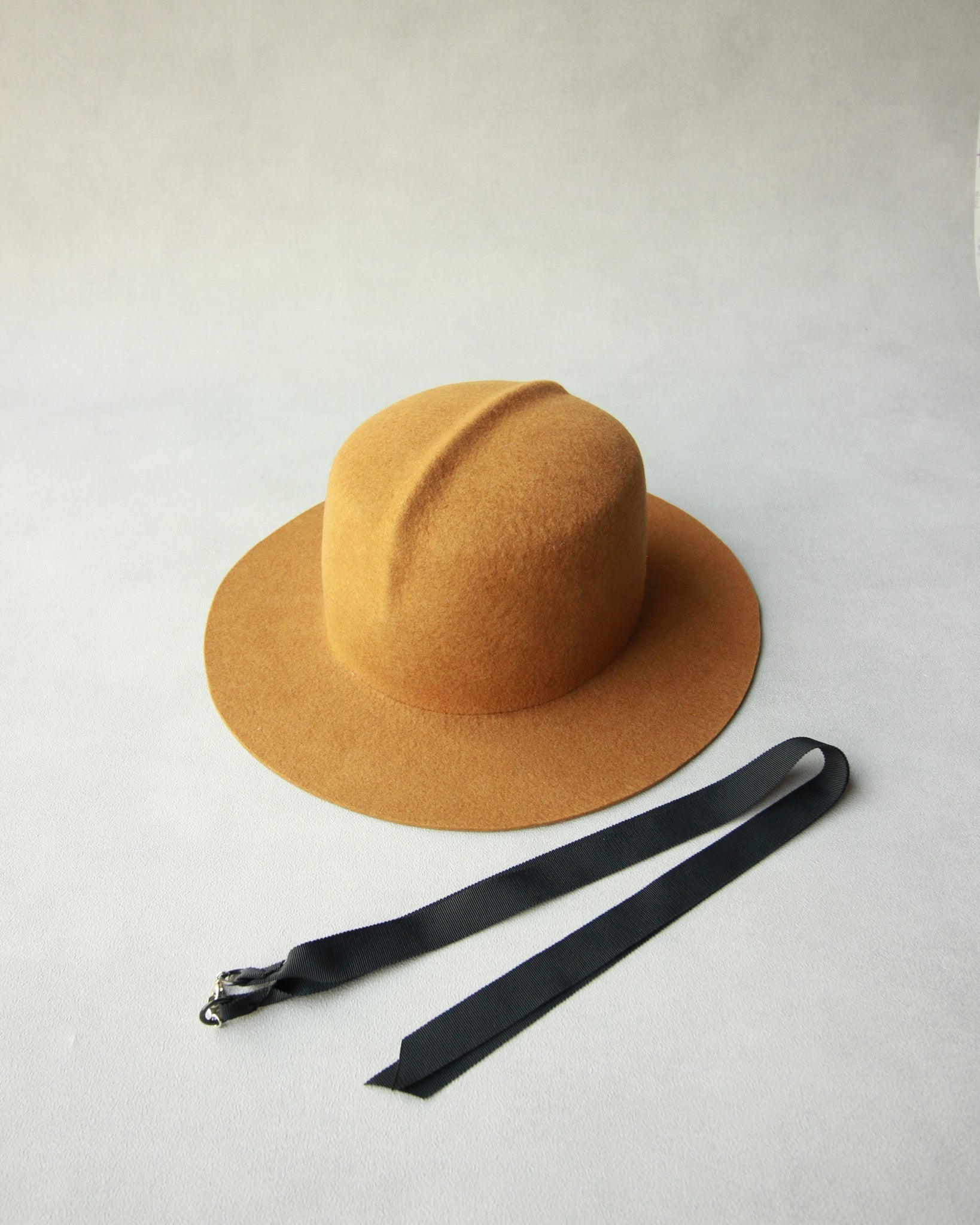 N-1134 / Feijoa Hat – Nine Tailor