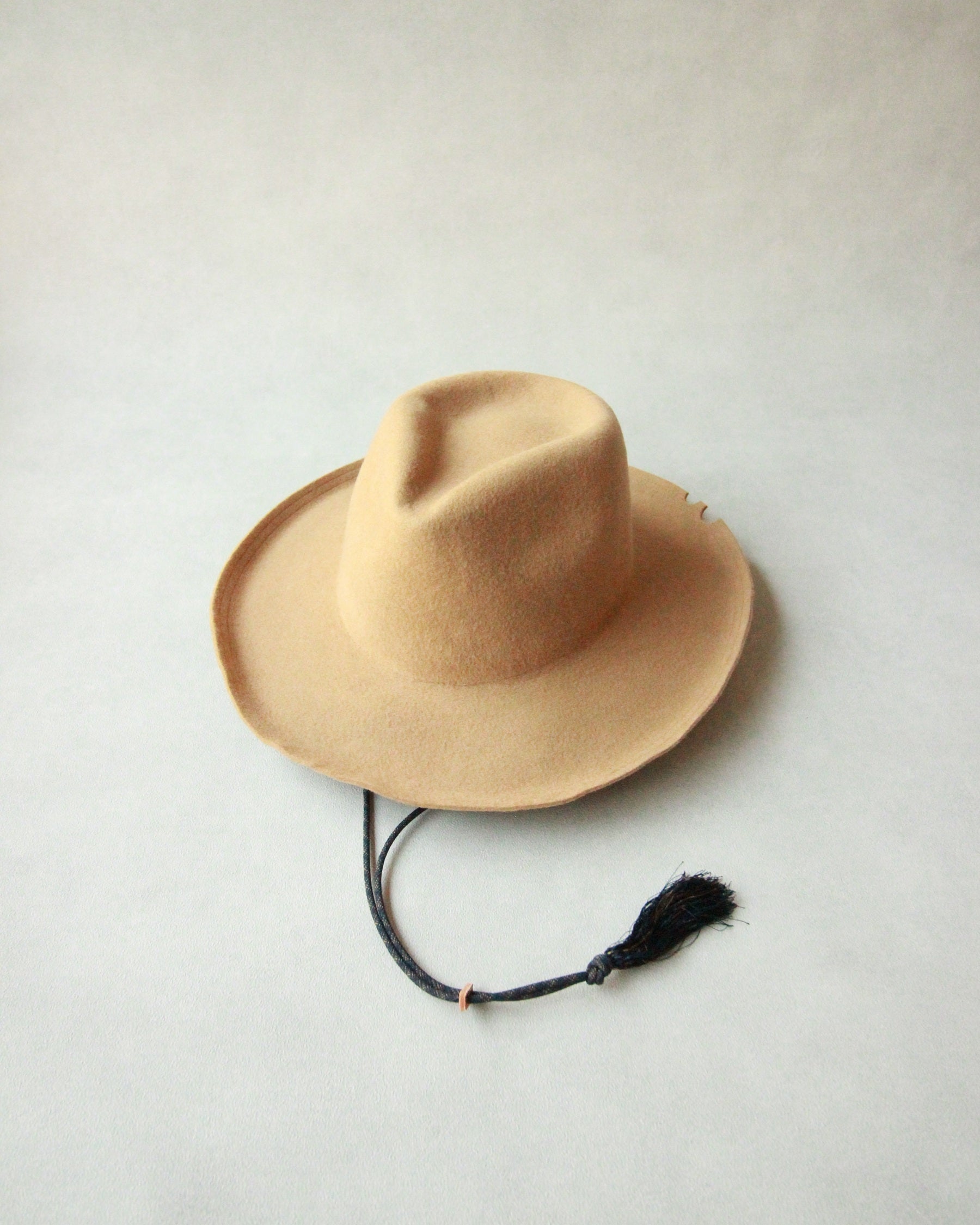 N-1517 / Dusty miller Hat – Nine Tailor