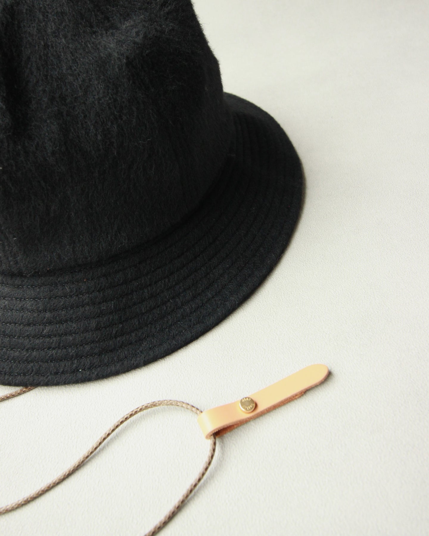 N-1338 / Shaggy Sown Hat